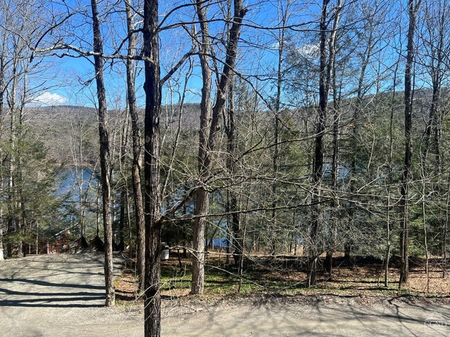 Building Photo - 105 McNamee Rd