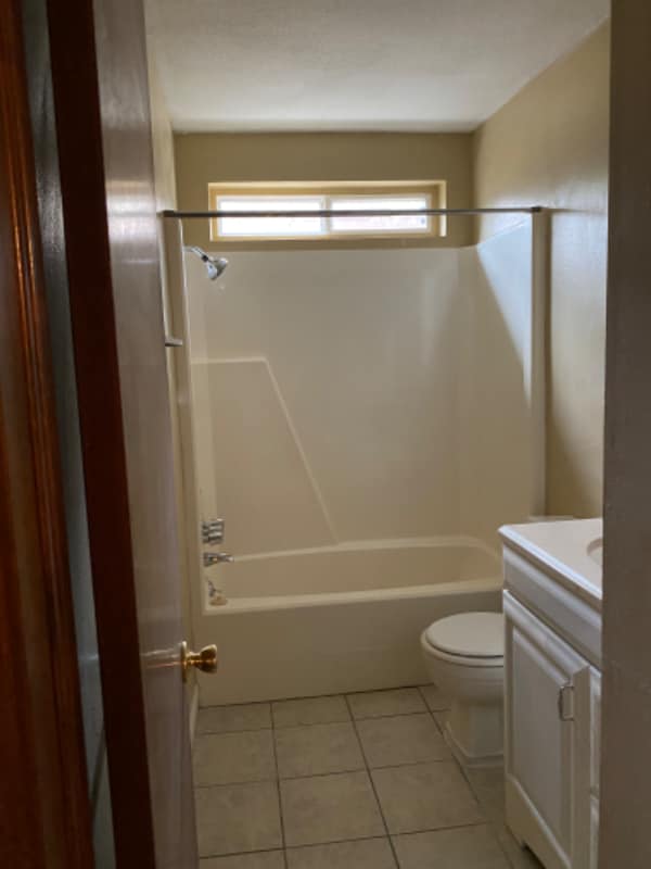 Building Photo - 208 Edd Dr