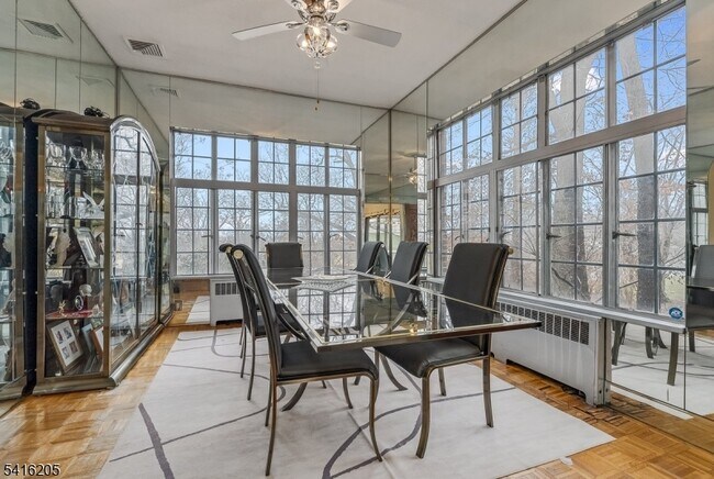 Building Photo - 123 N Wyoming Ave