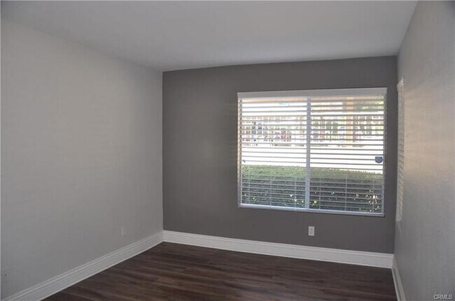 Building Photo - 2400 Del Mar Way