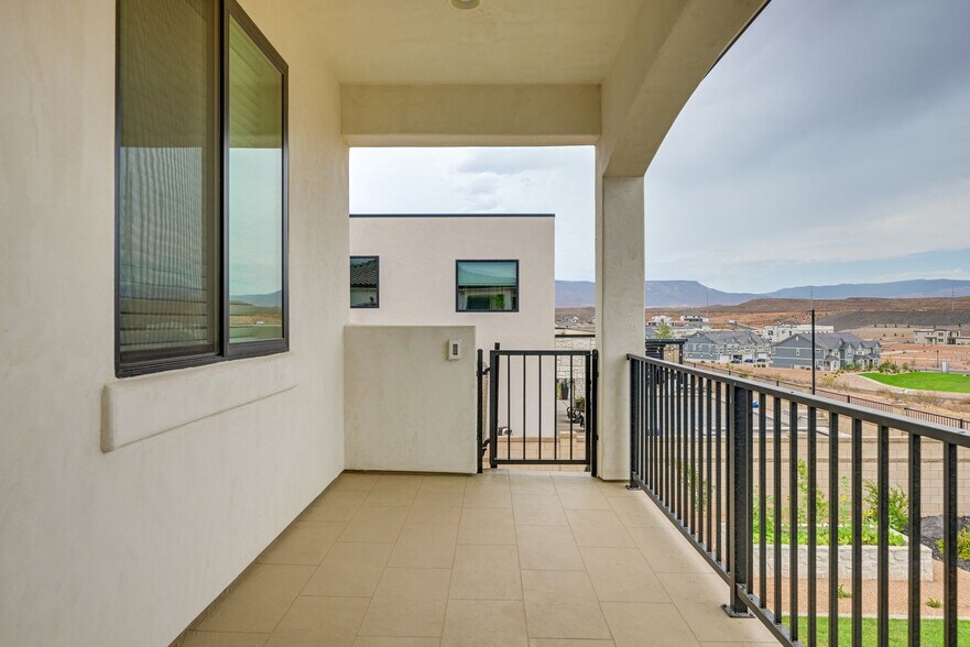 Building Photo - 6024 Beechwood Dr