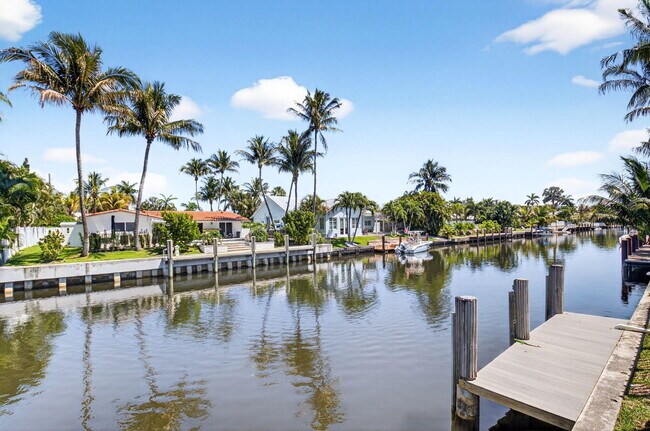 Building Photo - 1254 SW 4th Ct