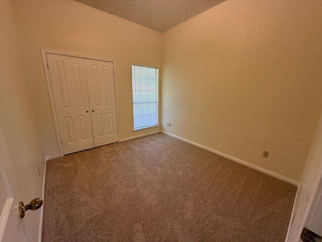 Building Photo - 1815 Diana Ln