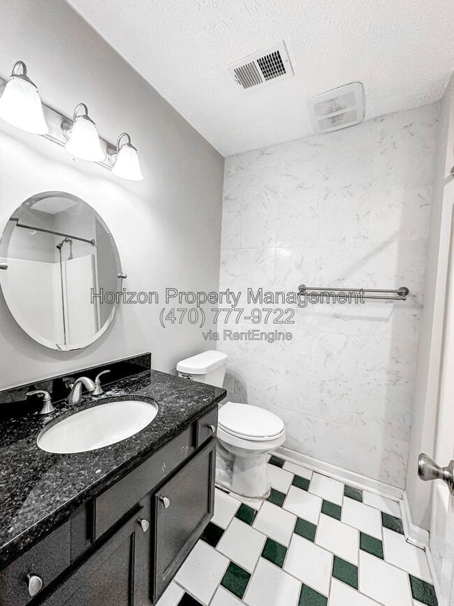 Building Photo - 4925 Farmstead Ct NE