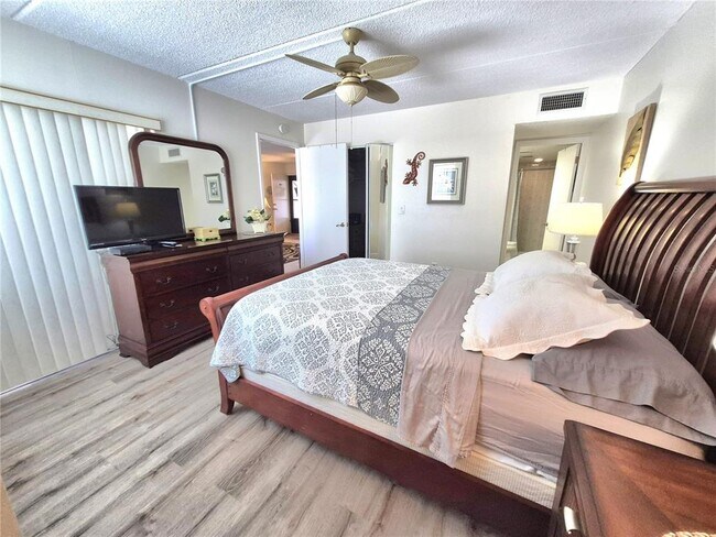 Building Photo - 107 Windward Pl