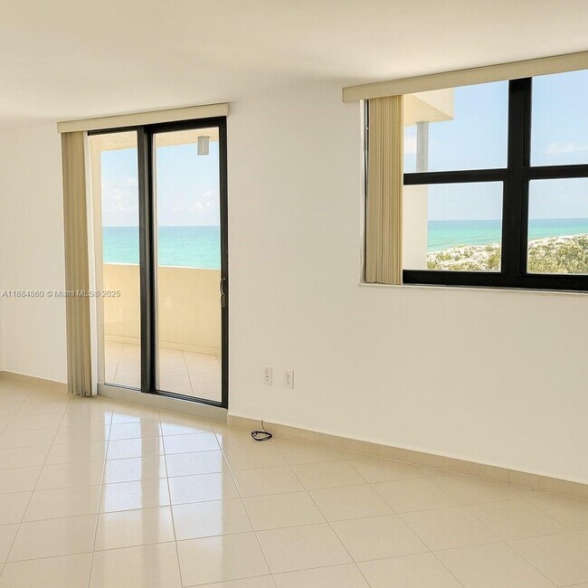 Building Photo - 1623 Collins Ave
