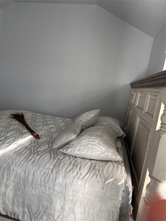 Building Photo - 3306 E County Rd 172