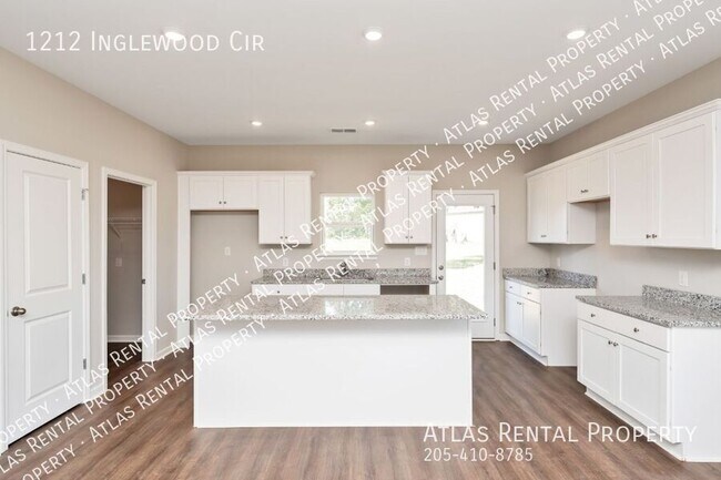 Building Photo - 1212 Inglewood Cir