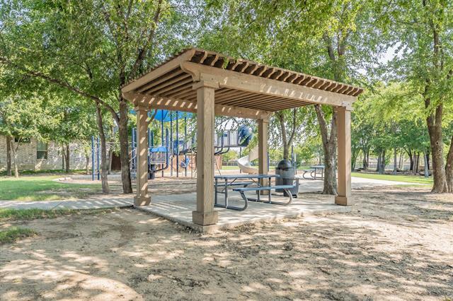 Building Photo - 8932 Sunny Hollow Dr