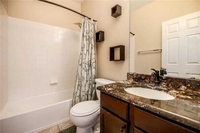 Building Photo - 2315 Little Tree Bend