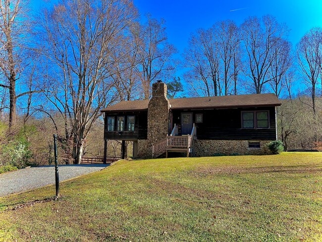 Primary Photo - The River House on the Hill