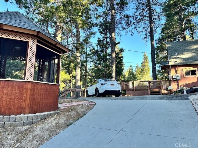 Building Photo - 2242 Deep Creek Dr