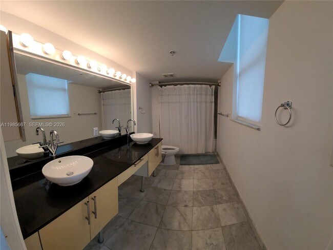 Building Photo - 31 SE 5th St