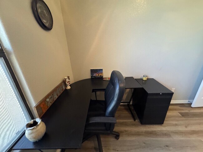 Building Photo - 3 BR Furnished w/Utilities-Vacation Rental- Laughlin Ranch