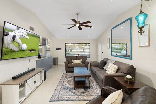 Building Photo - 14410 North 42nd Pl