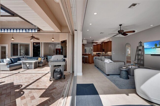 Building Photo - 2436 Deborah Dr