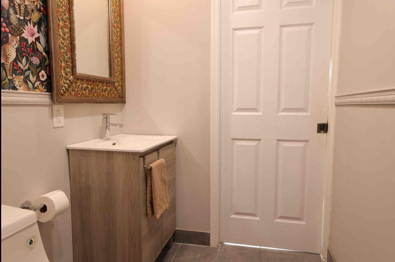 Half bathroom - 708 46th St