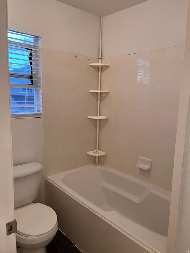 Building Photo - 845 Apple Grove Ln