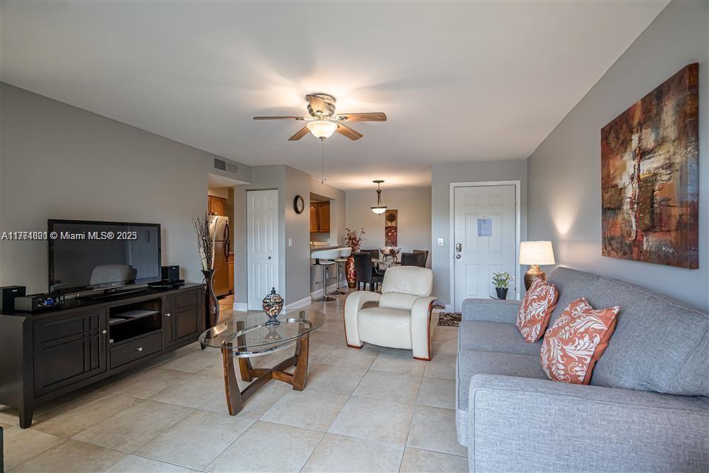 Building Photo - 1245 SW 46th Ave