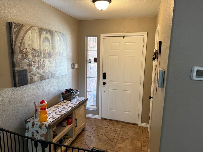 Building Photo - Cano Lane