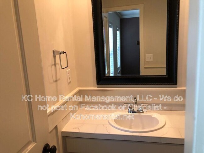 Building Photo - 8234 Main St