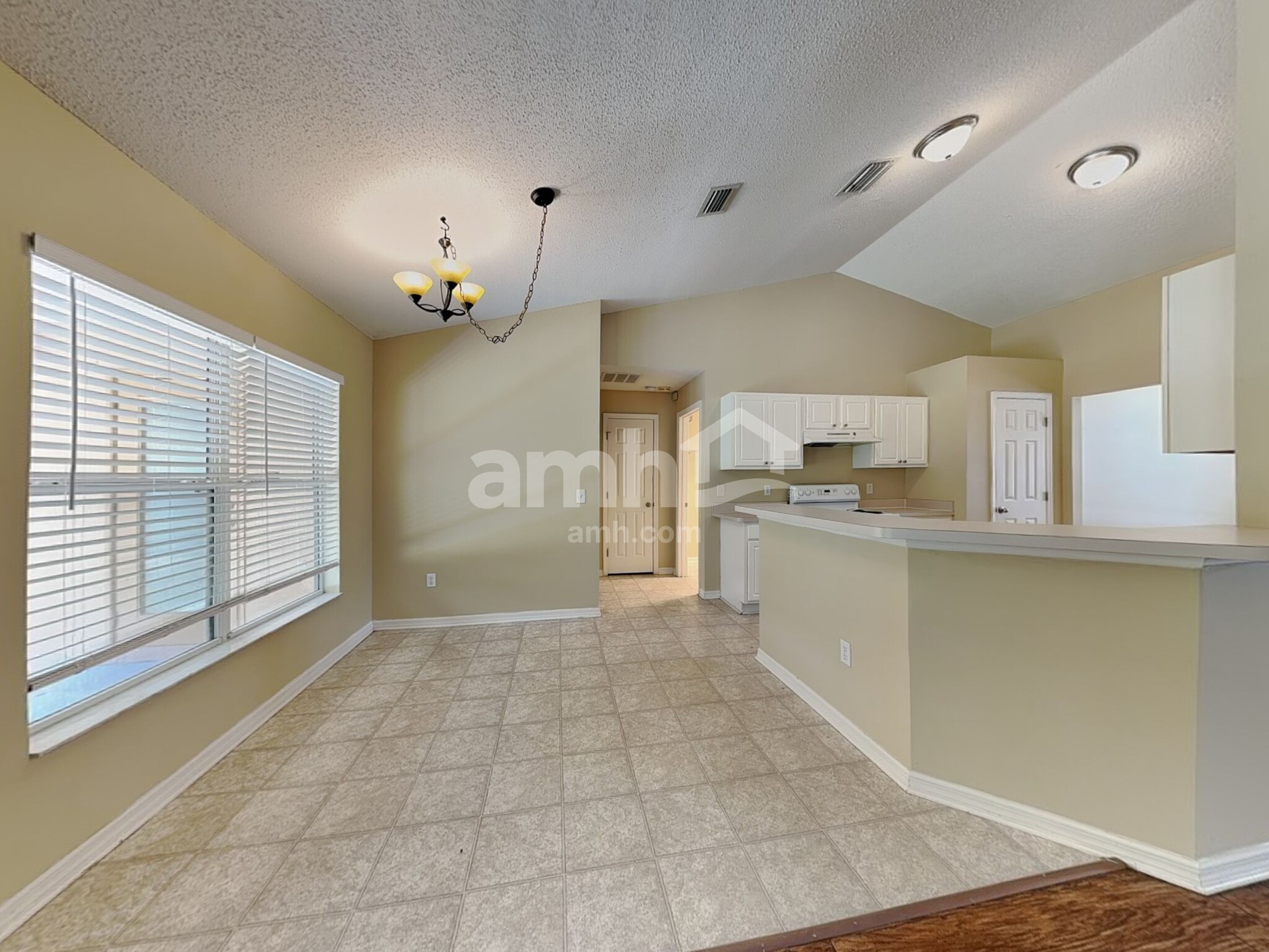 Building Photo - 2085 SE North Blackwell Dr