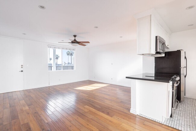 Interior Photo - Larrabee Square Apartments