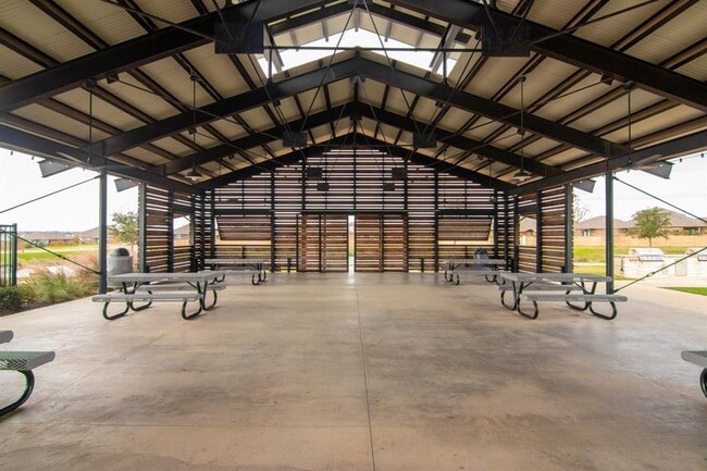 Building Photo - 2001 Fairhaven Gtwy