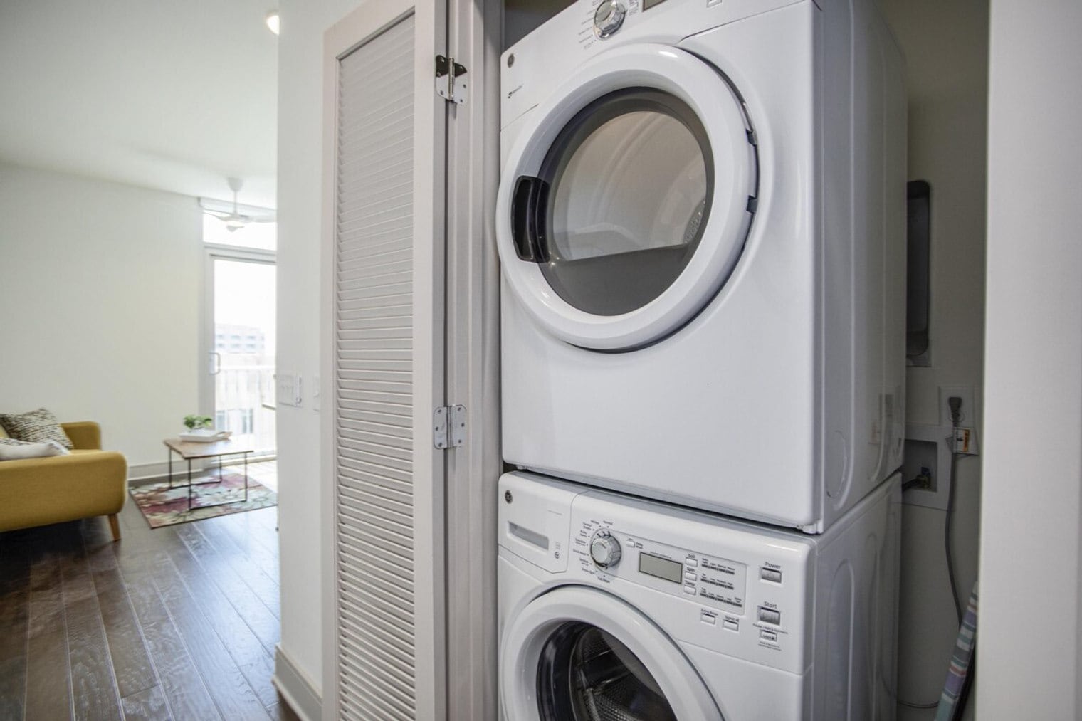 Building Photo - 6734 Main St