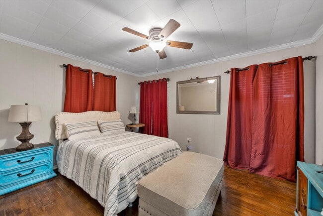 Building Photo - 3241 Edmond Ave