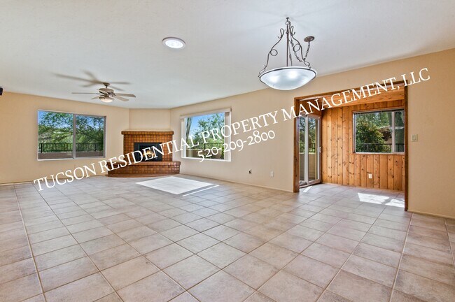 Building Photo - 5084 N Camino Del Lazo