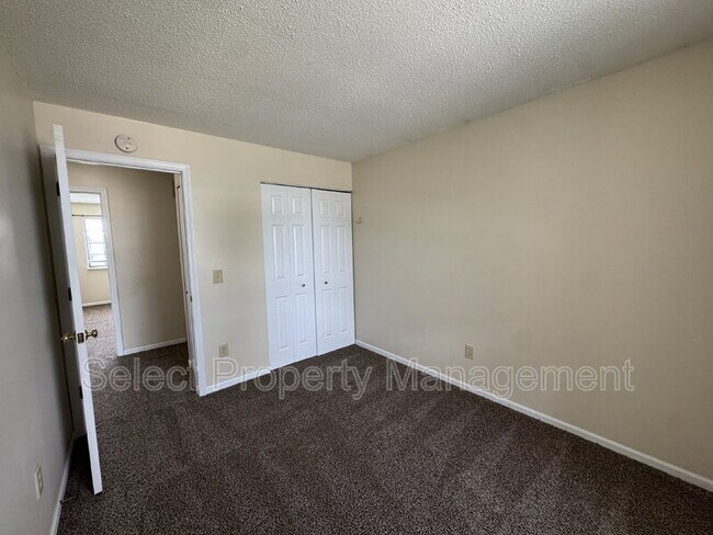 Building Photo - 8422 Lionsgate Run