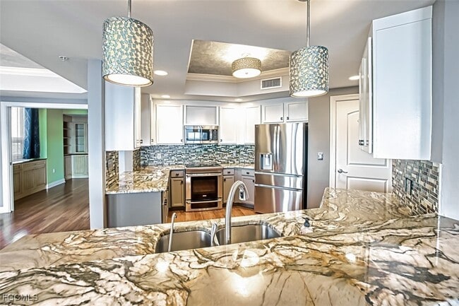 Building Photo - 2104 W First St