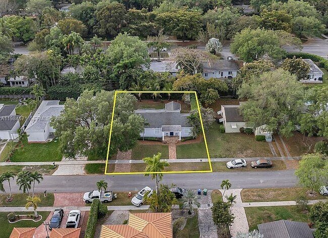 Building Photo - 5850 SW 47th St