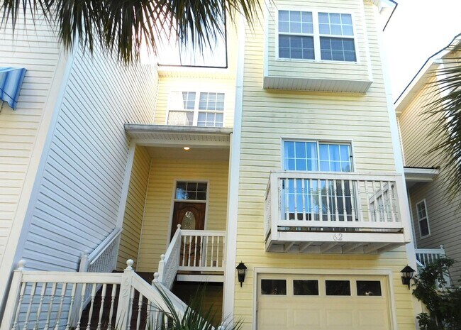 Building Photo - Lovely Townhome Available In Yacht Cove