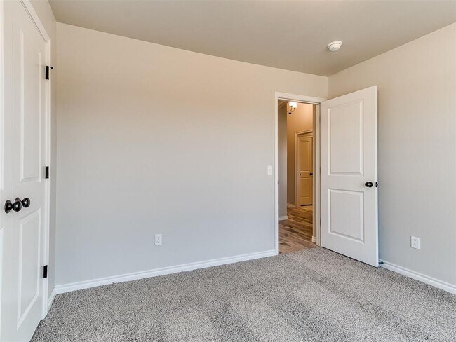 Building Photo - 12200 Rockbed Dr