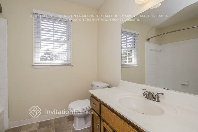 Building Photo - 960 Camden Hill Ct