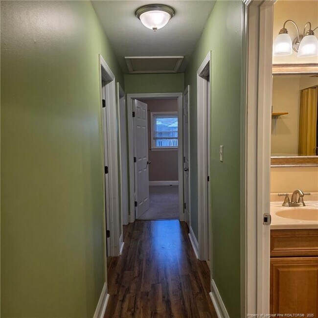 Building Photo - 1401 Greenock Ave