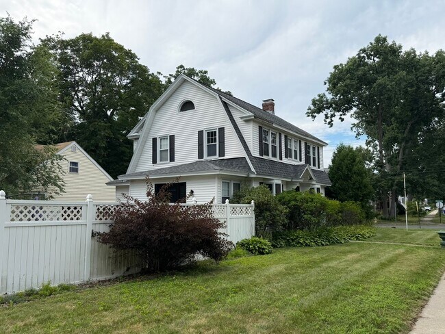Building Photo - 184 Hartford Terrace