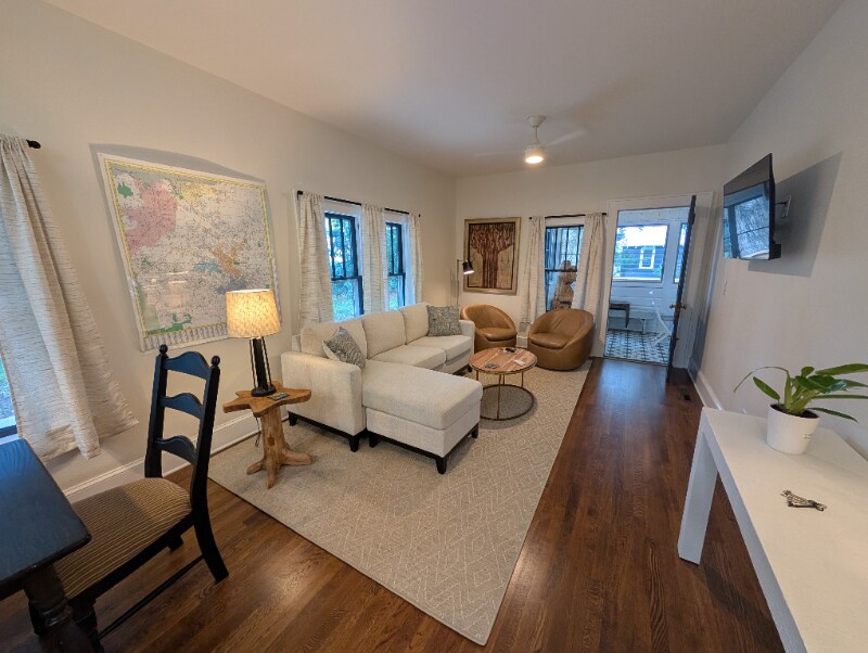 Building Photo - 604 Yarborough St