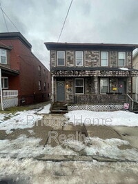 Building Photo - 128 S Spring Ave
