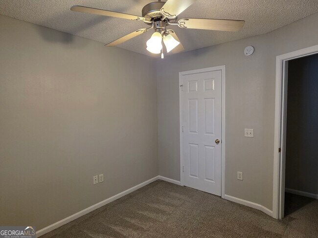 Building Photo - 5022 Winfield Dr