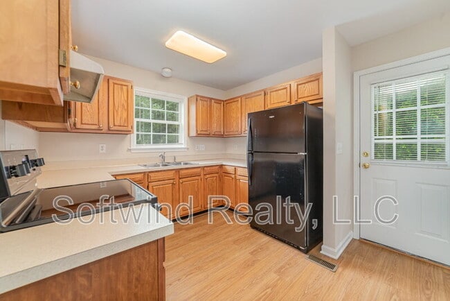 Building Photo - 1515 Elmwood Ave