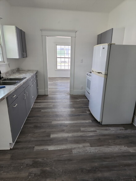 Building Photo - 434 3rd St