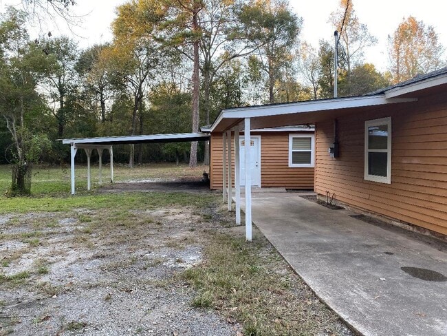 Building Photo - 10451 N Essex Dr