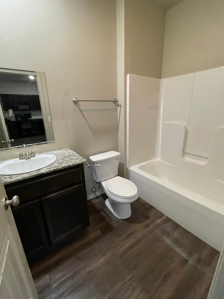 Building Photo - 3105 S Waterview Ln