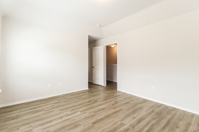 Building Photo - 2743 Madison Ct