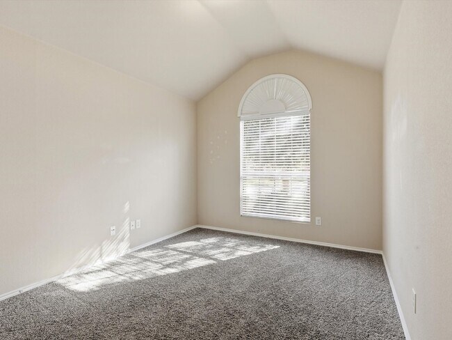 Building Photo - 6524 Sierra Madre Dr