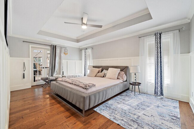 Building Photo - 542 N Cypress Dr