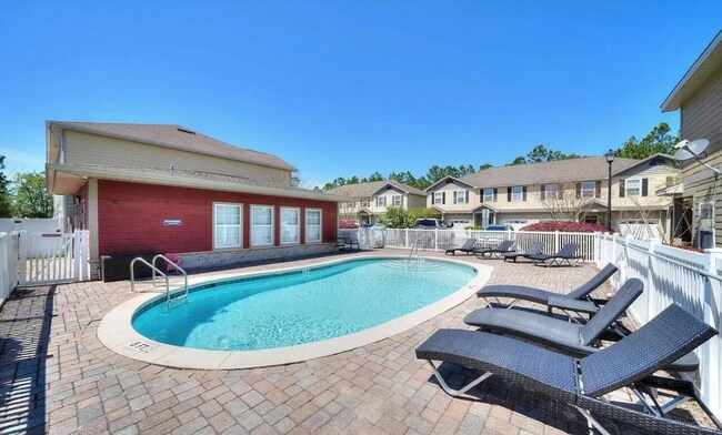 Building Photo - 7221 Quail Hollow Dr